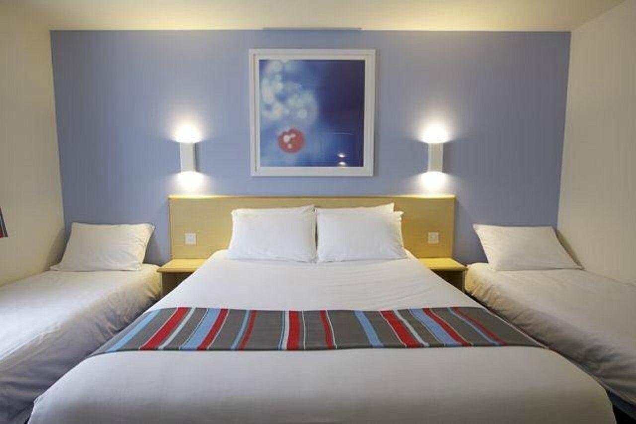 Travelodge Edinburgh Dreghorn Екстер'єр фото
